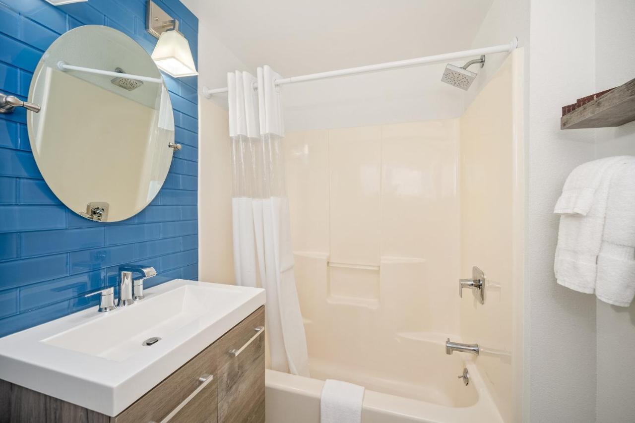 Founder'S Brook Motel And Suites ポーツマス エクステリア 写真