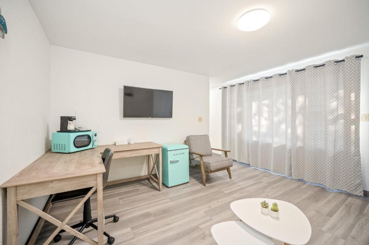 Founder'S Brook Motel And Suites ポーツマス エクステリア 写真