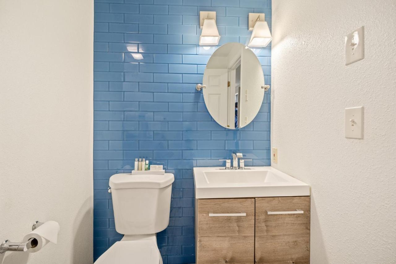 Founder'S Brook Motel And Suites ポーツマス エクステリア 写真
